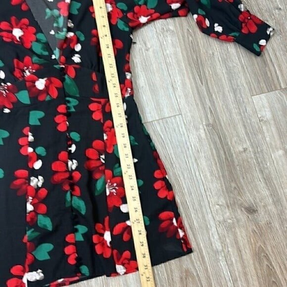 Urban Outfitters plunge neckline floral dress size Large mini - Picture 5 of 9
